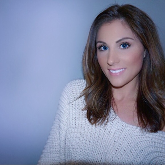 Meet your Posher, Melissa - Picture 2 of 2